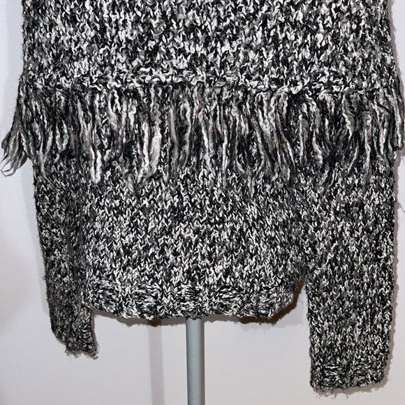 Mac & Jac Knitted Fringe Salt & Pepper Sweater - Picture 9 of 12